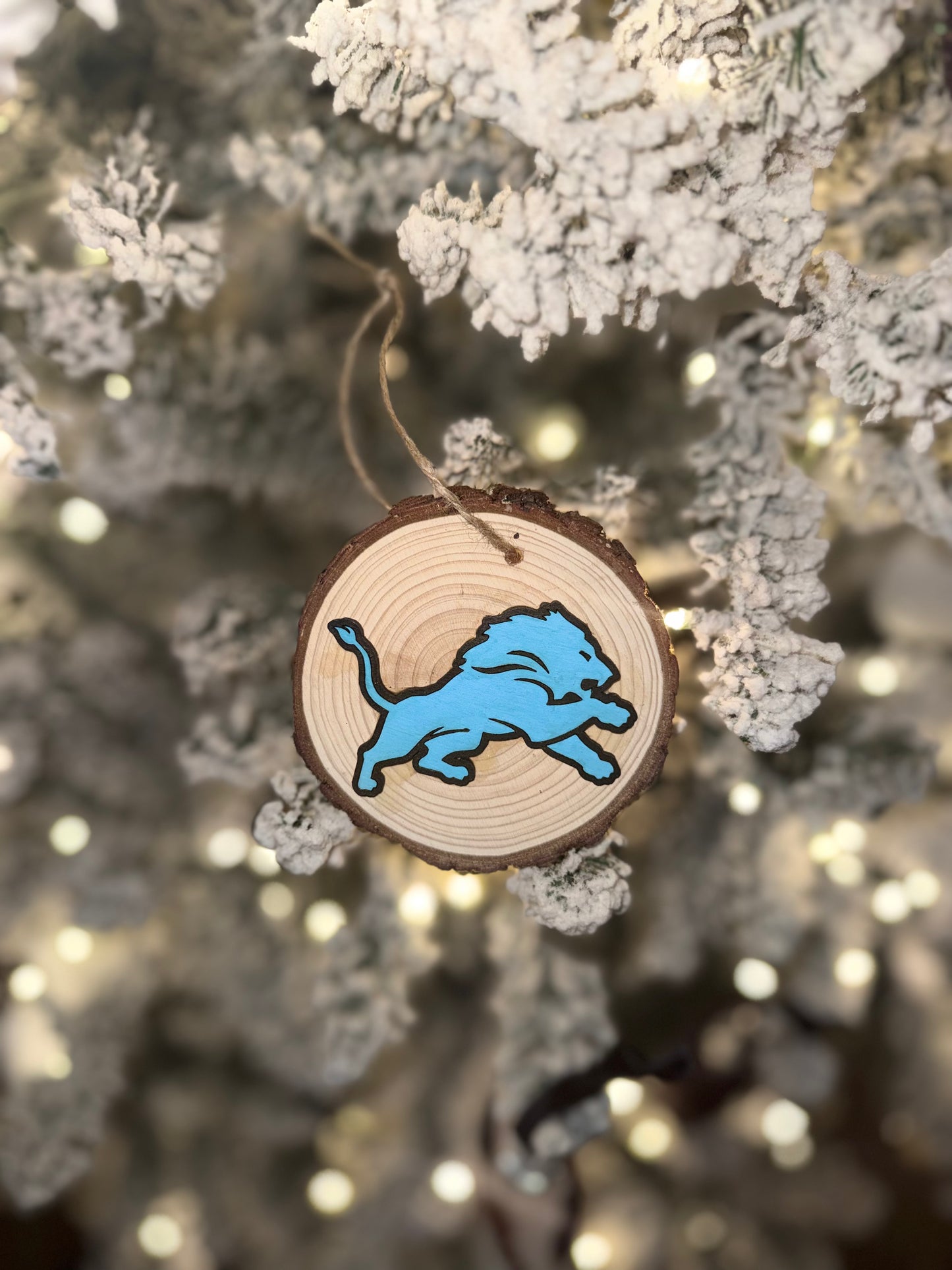 Wood Lions Ornament 🦁🏈